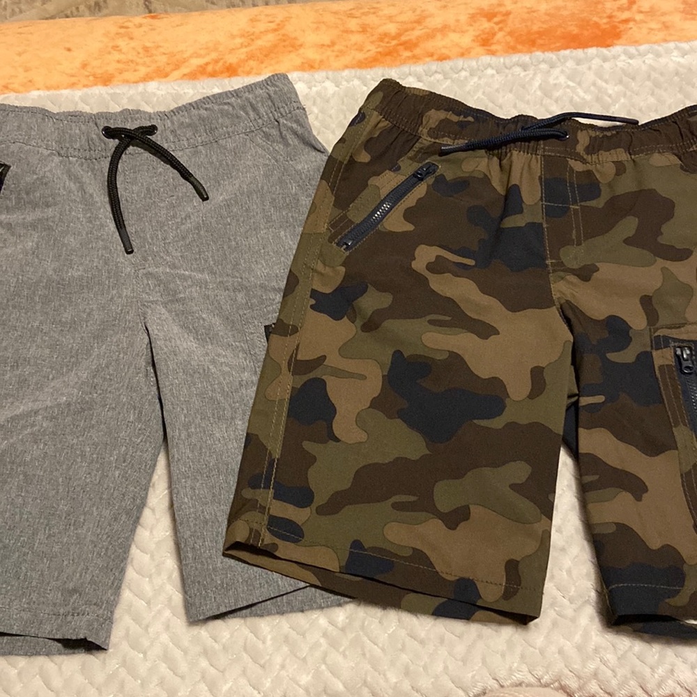 Boys 8/10 Cat & Jack shorts